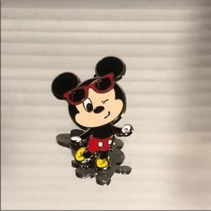 DISNEY PINS: Kawaii Mickey Mouse